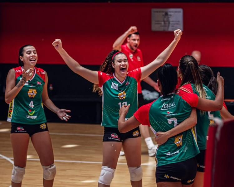 Vôlei Mampi vence Clube Curitibano na quarta rodada da etapa final do Brasileiro Interclubes