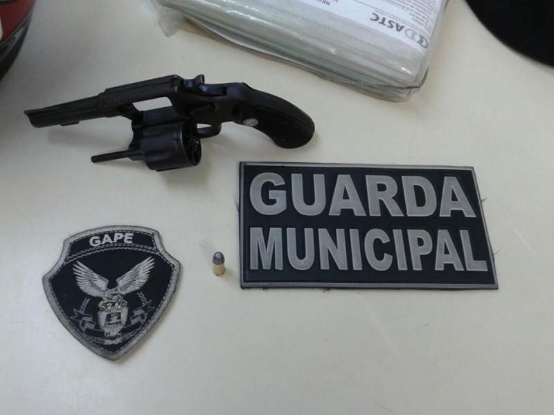 GM aborda jovem armado e em alta velocidade com moto furtada