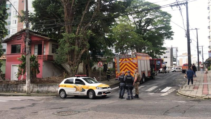 Incêndio na região central de Criciúma mobiliza Corpo de Bombeiros