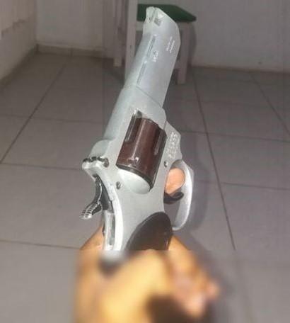 Três são presos por roubos armados