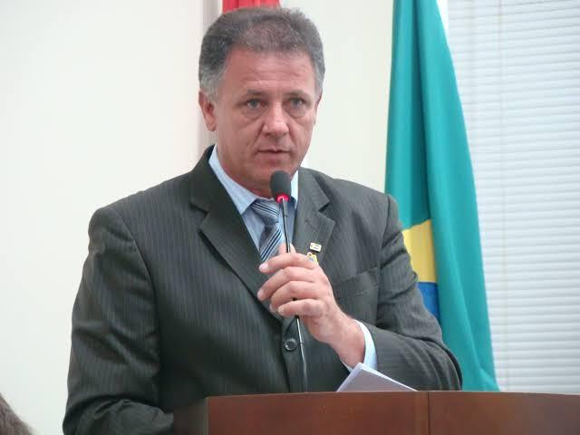 Prevendo dificuldades, prefeito encaminha redução do próprio salário, do vice e comissionados