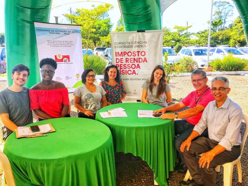 Curso de Ciências Contábeis da Unesc realiza Imposto de Renda na Praça