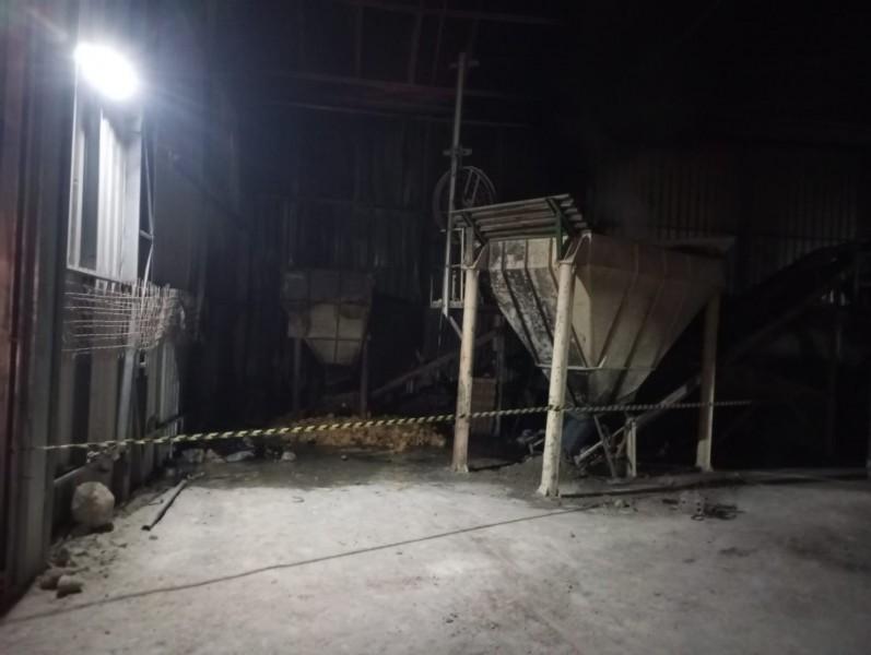 Incêndio destrói equipamentos de indústria de cerâmica em Meleiro