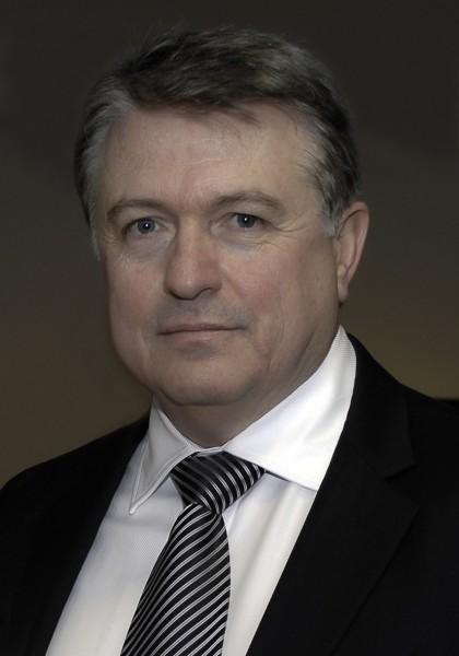 Professor da UniSatc lança livro sobre proteção de sistemas de distribuição de energia elétrica 