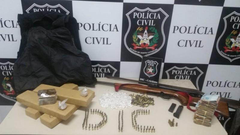 DIC prende dois traficantes e localiza ponto de armazenagem de drogas