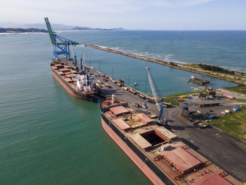Porto de Imbituba comemora melhor novembro de sua história