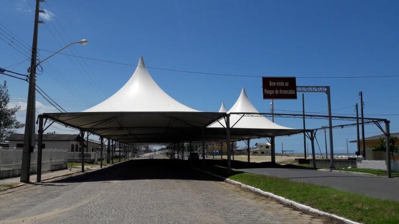 Estrutura da Arrancada de Caminhões começa a ser montada