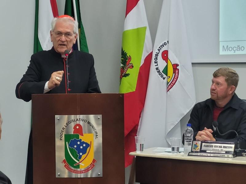 Cardeal Dom Leonardo Ulrich Steiner recebe Moção de Aplauso em Forquilhinha