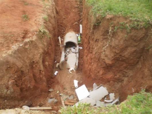 Buraco preocupa moradores do bairro Jaqueline, em Içara