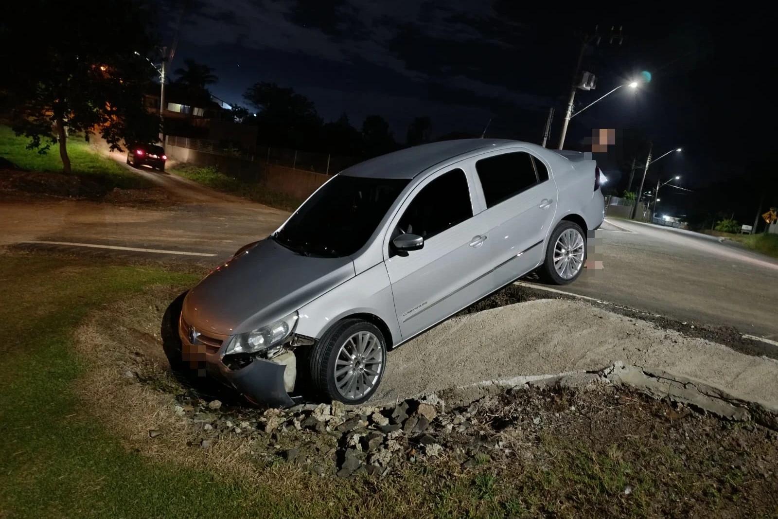 Acidentes constantes: prefeitura promete solução para problema em obra de drenagem em Içara