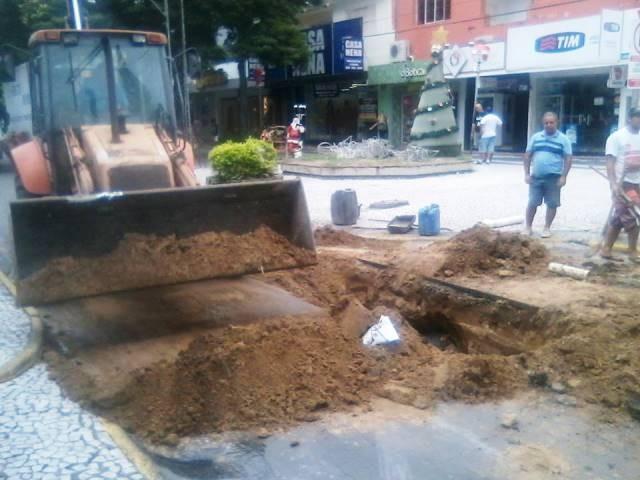 Após troca na tubulação, trânsito é normalizado no Centro de Araranguá