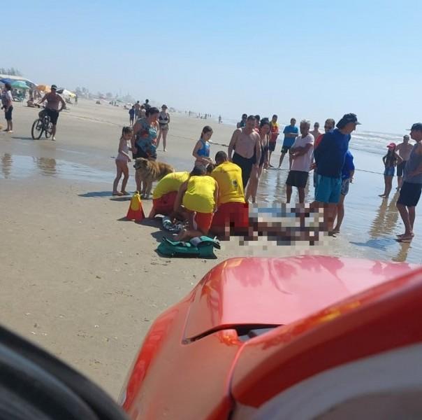 Banhista é salvo depois de se afogar em Balneário Arroio do Silva