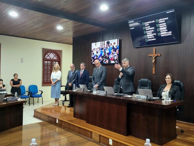 Câmara de Vereadores de Nova Veneza inicia ano legislativo com troca de presidente