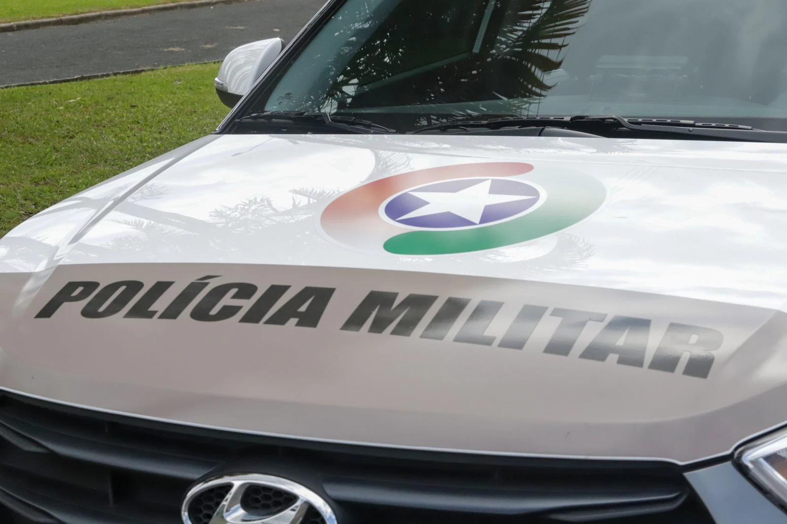 Motociclista fica ferido após colidir contra caminhonete em Içara