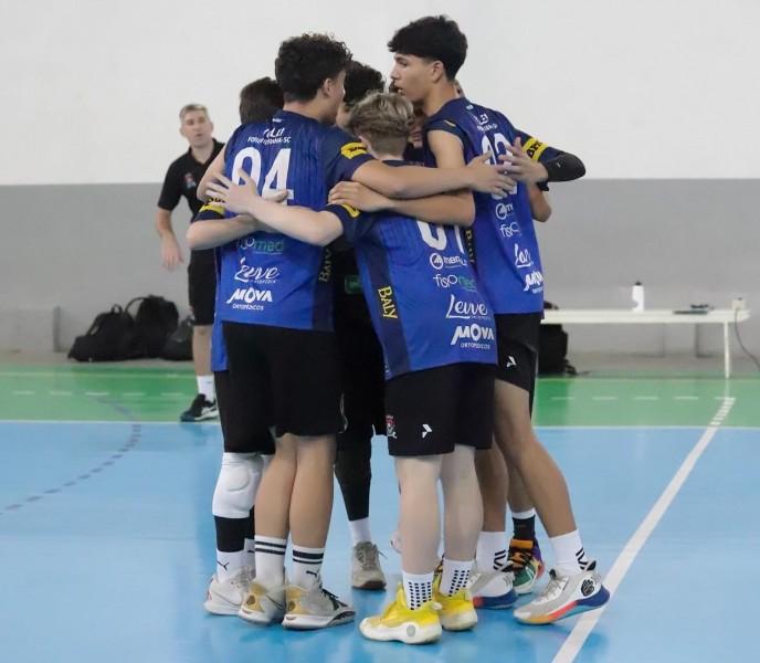 Time masculino do Vôlei APAV sobe ao pódio na Liga de SC