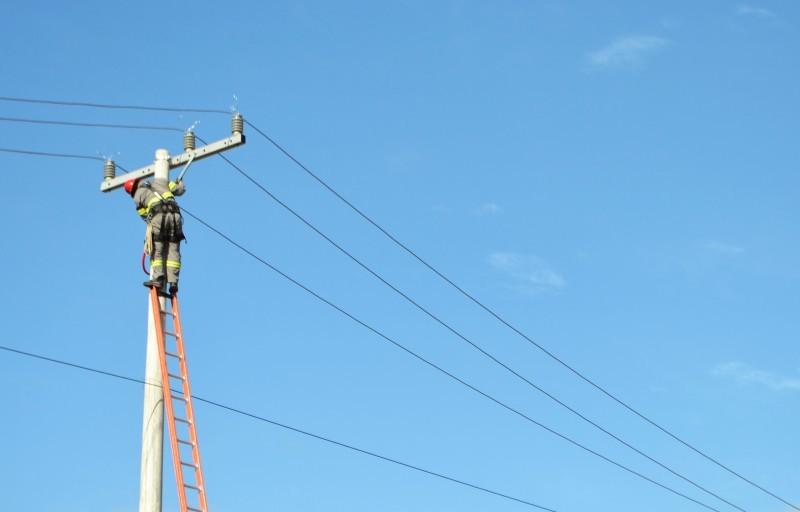 Moradores do bairro Monte Castelo em Criciúma estão sem energia desde sexta-feira 