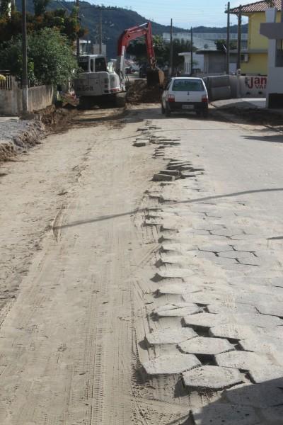 Ponte Anita Garibaldi: Anel viário está sendo construído