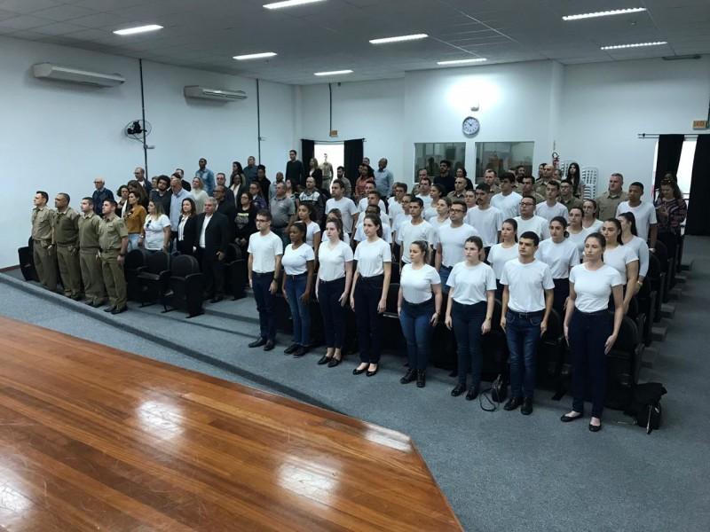 Polícia Militar recebe novos agentes temporários na região Sul de Santa Catarina 