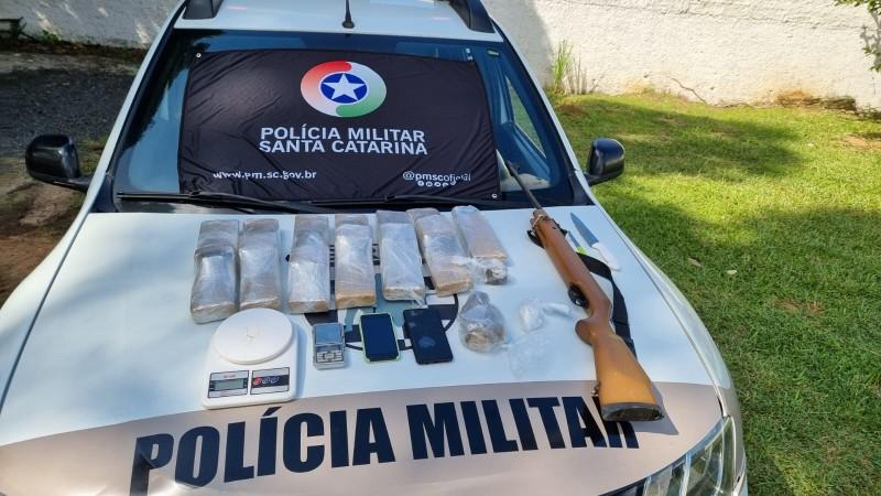 Polícia Militar apreende grande quantidade de drogas em Criciúma