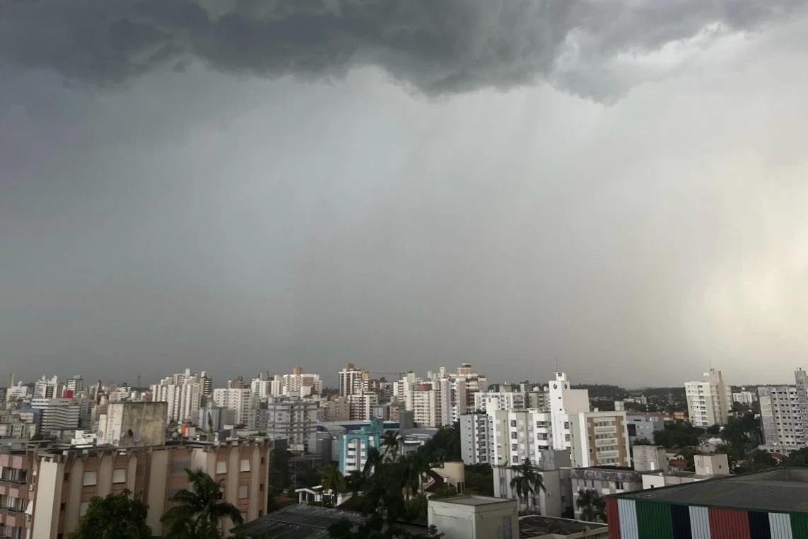 Primeiro dia de abril será marcado por chuvas no Sul de Santa Catarina