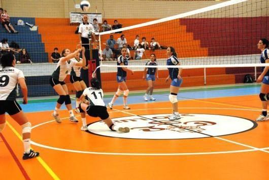 Urussanga avança no vôlei feminino