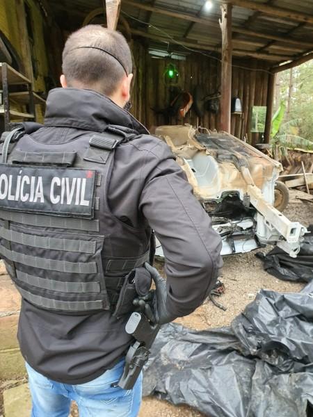 Polícia Civil encontra desmanche de veículos e drogas em Timbé do Sul 