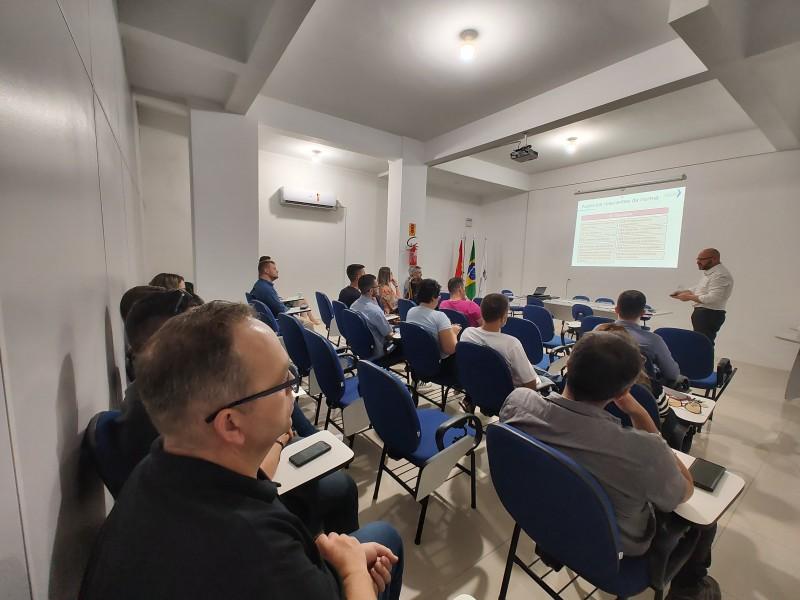 Equipe de gestão de Morro da Fumaça realiza capacitação sobre práticas anticorrupção