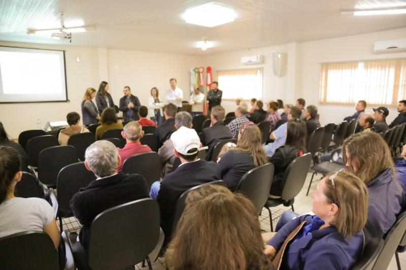 Comitiva do Oeste do Estado conhece projetos da agricultura içarense