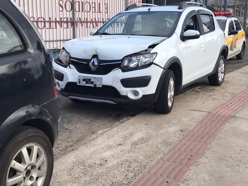 Engavetamento com quatro carros é registrado na avenida Centenário 