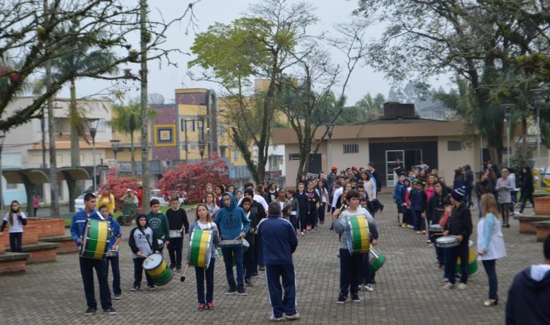 Siderópolis abre Semana da Pátria com ato cívico