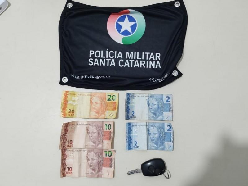 Polícia Militar apreende adolescente com veículo furtado em Criciúma
