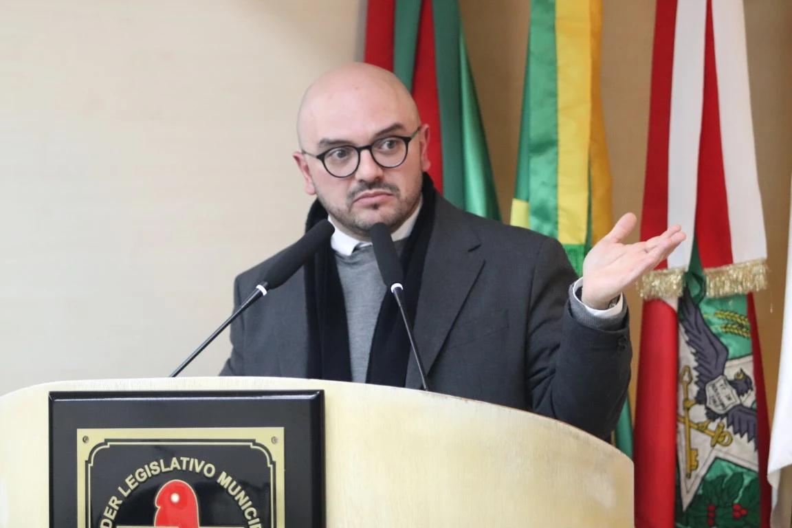 Câmara de Criciúma rejeita projeto que exigia identificação em veículos oficiais