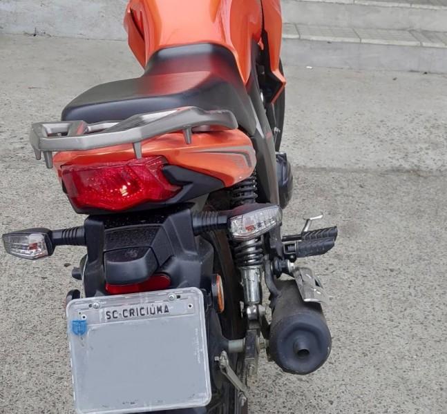 Ladrão é preso após furtar moto no Pinheirinho 