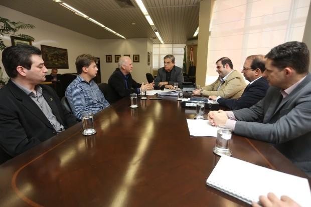 Vice-governador recebe projeto do Centro de Inovação de Criciúma