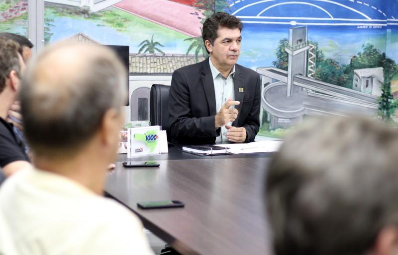 Ordem de serviço para construção de praça no bairro Ana Maria é assinada em Criciúma