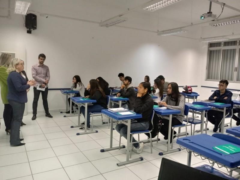 Usuários da Assistência Social receberão certificados por participação em oficinas