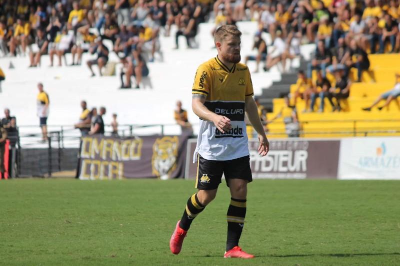 Titular na última partida, Serrato vê Criciúma em evolução, mas admite: ‘precisamos fazer os gols’