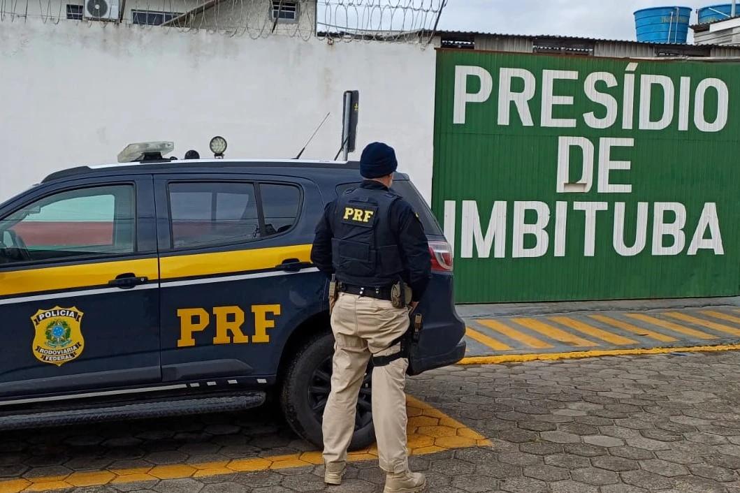 Homem procurado por estupro de vulnerável é preso na BR-101 em Laguna