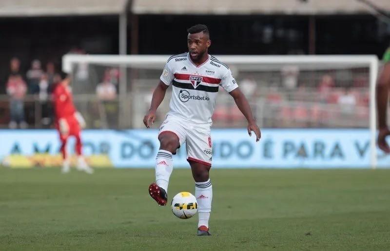 Criciúma aguarda decisão de volante do São Paulo para anunciá-lo como reforço