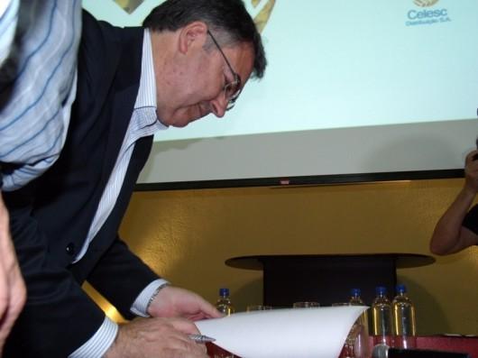 Governador assina investimentos no Sul