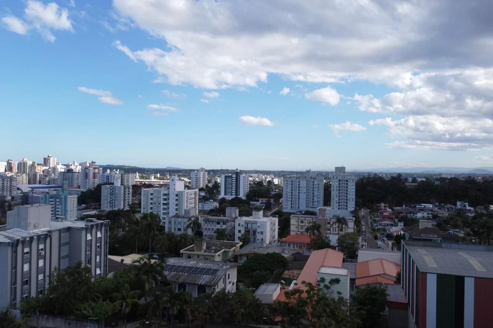 Sábado terá sol entre nuvens e temperaturas amenas em Criciúma