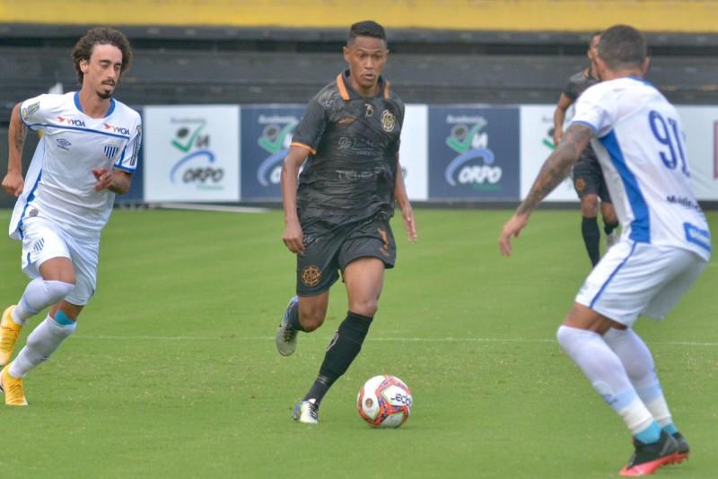 Em jogo truncado e de pouca inspiração, Próspera segura o Avaí no Heriberto Hülse