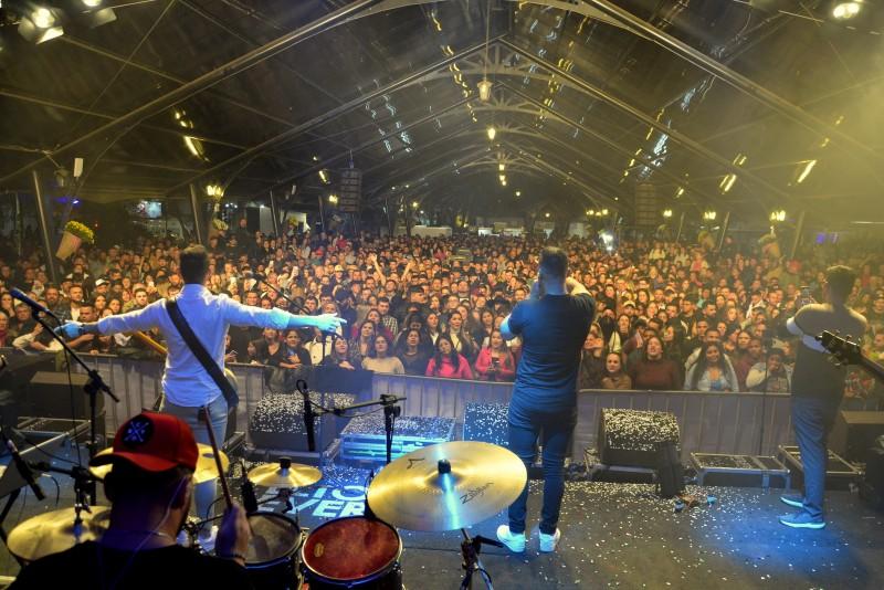 Com público de 12 mil pessoas, Siderópolis inicia programação da Festa do Colono