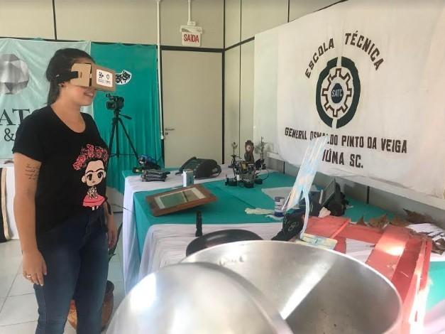 Acadêmicos da Satc contam histórias por meio de realidade virtual