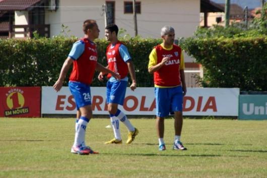 Sem mistério, Ricardinho define time para enfrentar o Tigre 