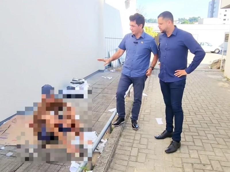 Vereadora denuncia prefeito e secretário de Criciúma ao MP após vídeo de morador em situação de rua