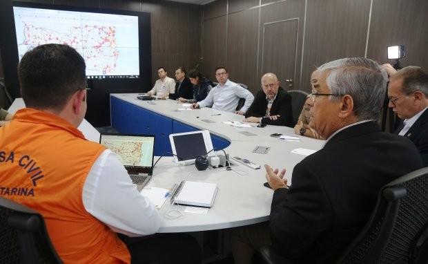'Limite é hoje', afirma governador a respeito da paralisação