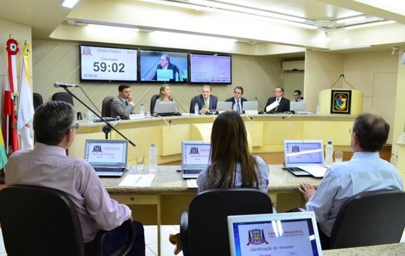 Aprovado projeto que obriga cemitérios a disponibilizarem cadeiras de rodas