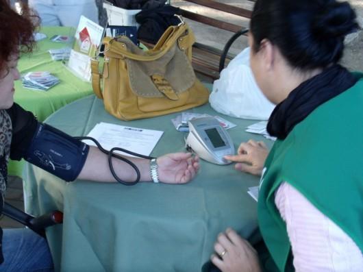 Saúde no Bairro: ação leva prevenção aos moradores