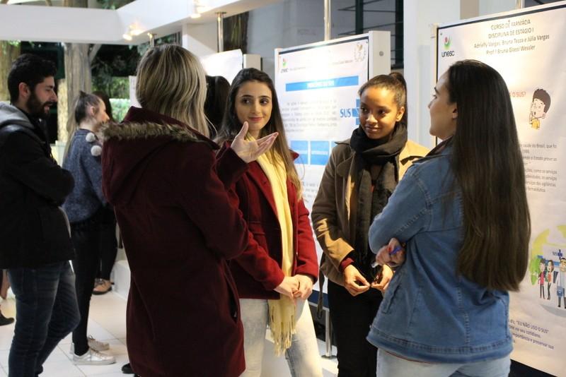 Acadêmicos do curso de Farmácia da Unesc compartilham aprendizado sobre o SUS